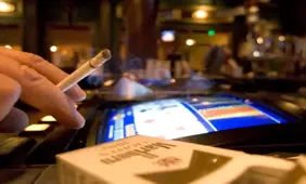 Push for Smoking Ban in Nevada Casinos Plays on Responsible Gambling Angle