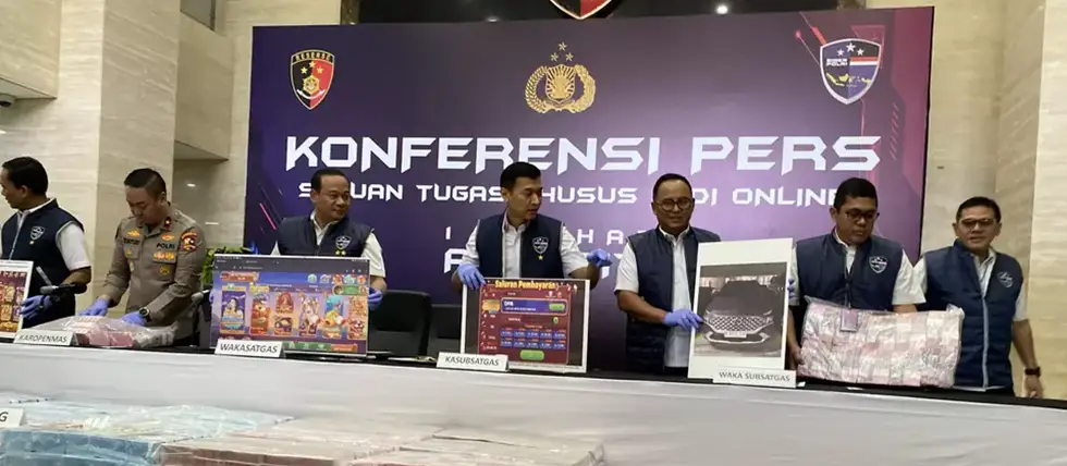 Indonesian Police in gambling crackdown