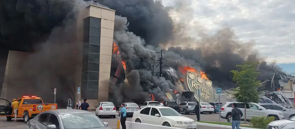 Fire devastates casino and children’s park in Culiacán