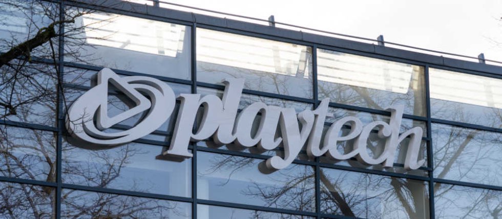 Playtech chairman steps down