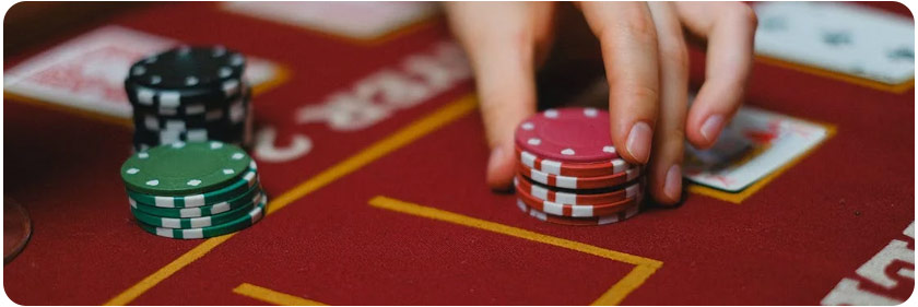 Use blackjack odds tables to evaluate advantage