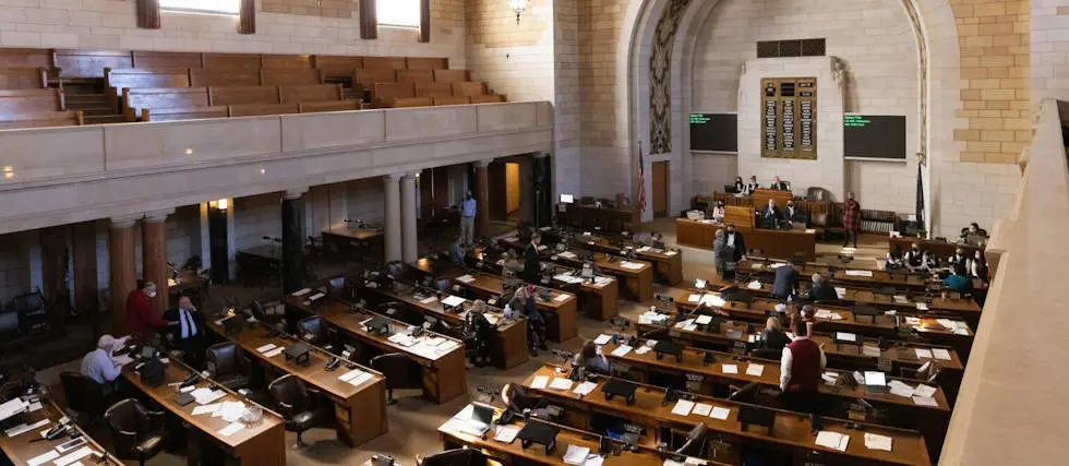 Nebraska lawmakers debate legalization of online sports betting